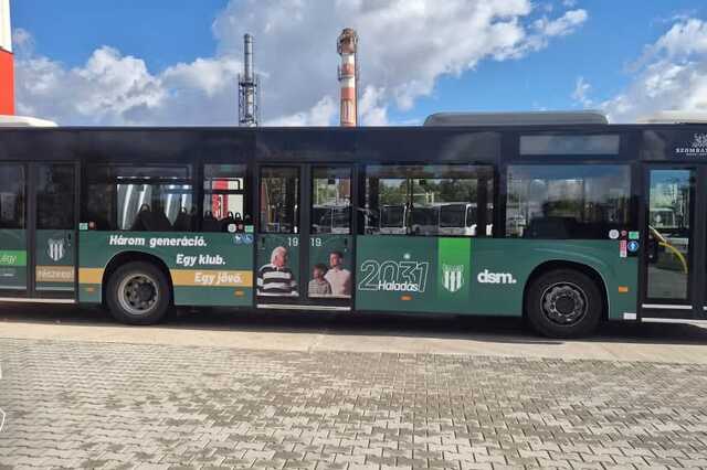 A Blaguss Haladás busza